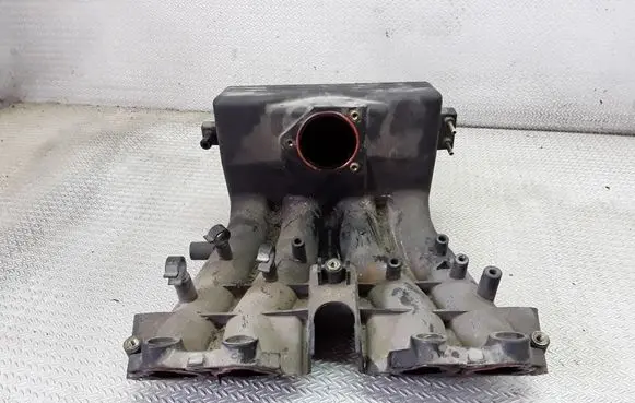 Peugeot 806 Intake manifold 9605946880