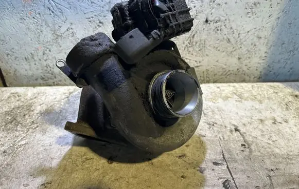 Mercedes-Benz E W211 Turbo A6480960199 L0025G123V