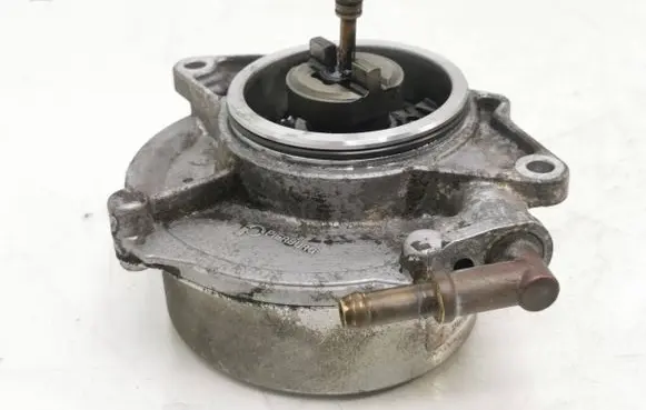 Audi A5 8T 8F Vacuum pump 057145100af