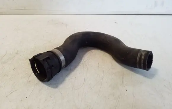 Engine coolant pipe/hose