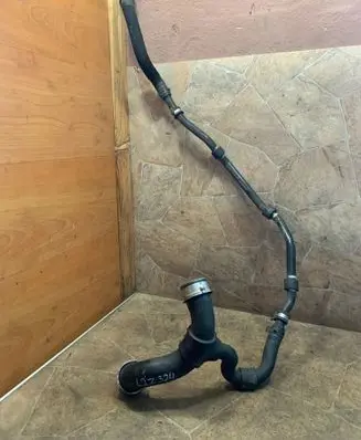 Mercedes-Benz CLS C218 X218 Engine coolant pipe/hose A2185010024