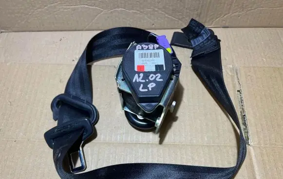 Audi A3 S3 8P Front seatbelt