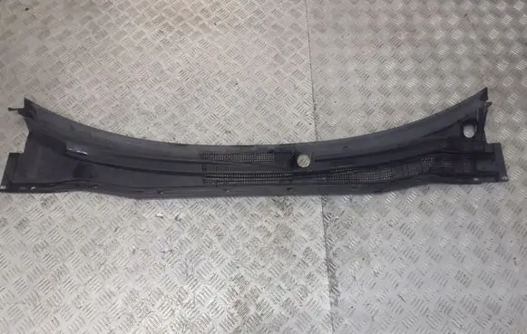 Mitsubishi Outlander Wiper trim