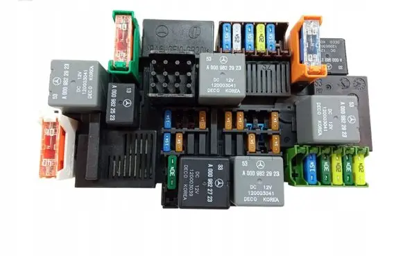 Mercedes-Benz C W205 Fuse box set A2229063302