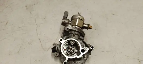 Seat Leon (5F) Fuel injection high pressure pump 06k127025b 06k145100b
