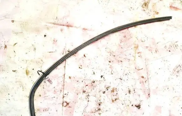 Mini One - Cooper R50 - 53 Rear door glass trim molding
