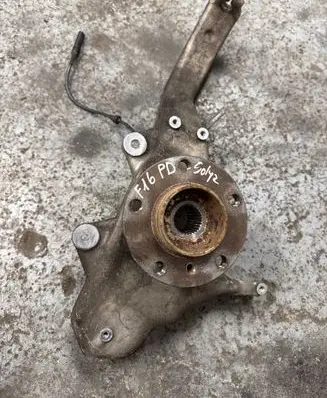 BMW X6 F16 Front wheel hub 6869870 77377317