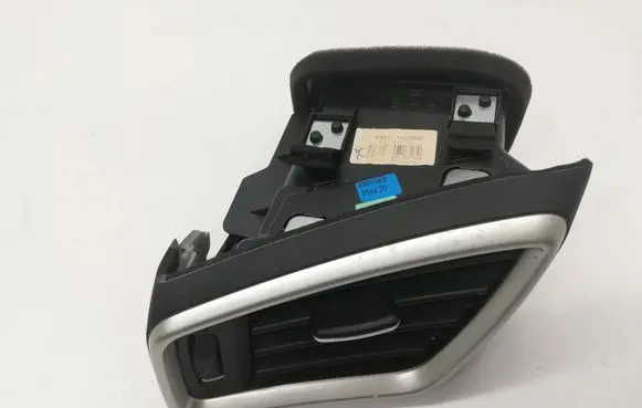 Nissan Qashqai Dashboard air vent grill cover trim 687614EA0A
