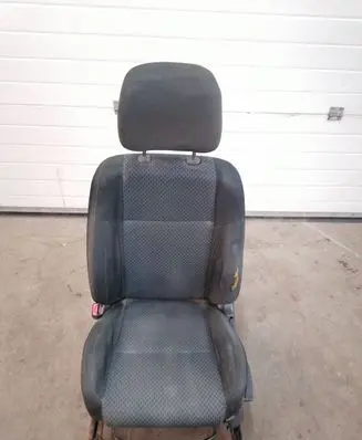 Subaru Impreza II Front driver seat 