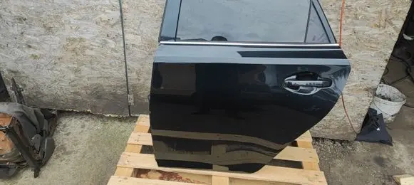 Toyota Auris E180 Rear door 
