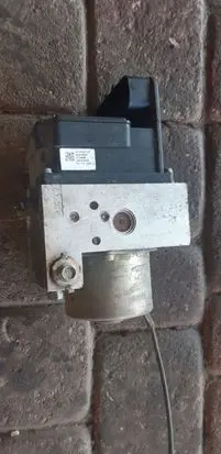 Nissan Pathfinder R50 ABS Pump