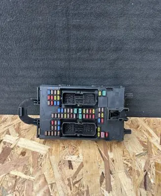 Volvo XC60 Fuse module 31682732 K067R