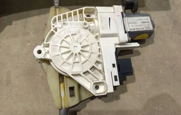 Audi A6 S6 C6 4F Rear door window regulator motor 4F0959802A