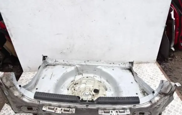 Hyundai i30 Trunk bottom trim panel 