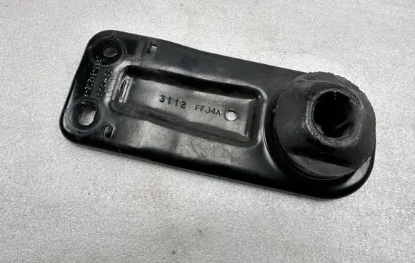 Ford Mustang VI Radiator mount bracket JR338K202AA JR338K202