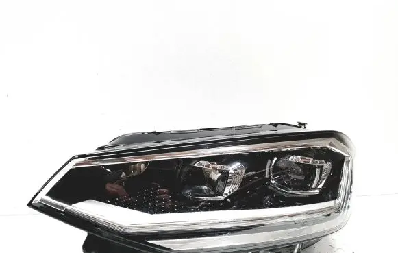 Volkswagen Golf Sportsvan Headlight/headlamp 517941081A 90141152 88711F2443110H
