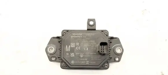 Toyota Yaris XP210 Distronic sensor radar 882100D040