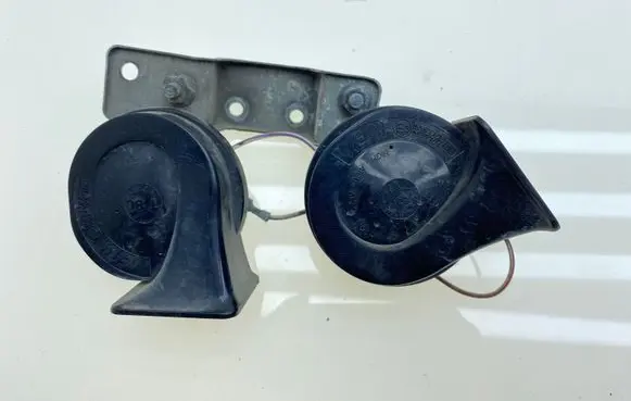 Subaru Legacy Horn signal 86012AG020 86012AG030 86012AG10A