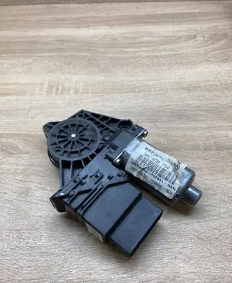 Volkswagen PASSAT B6 Rear door window regulator motor 3B9839752BF 9776105407301