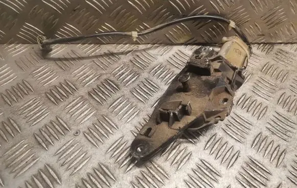 BMW 5 E39 Tailgate/trunk/boot lock/catch/latch 8362371