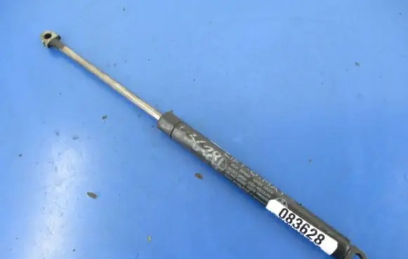 BMW 5 E34 Shock absorber/damper mounting bracket 