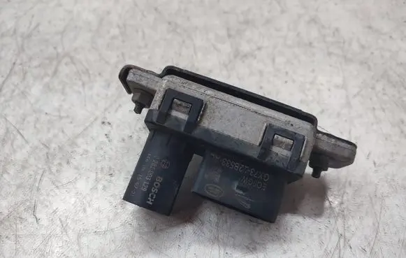 Land Rover Discovery Sport Glow plug pre-heat relay GX7312B533AC