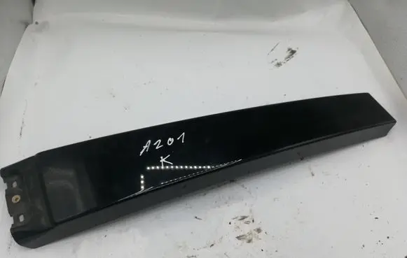 Volkswagen Touareg I Front door glass trim molding 7L60853317D 7L60853317