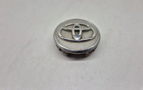 Toyota Prius (XW30) Original wheel cap R2886