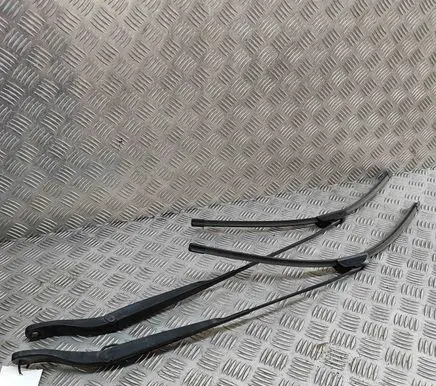 Opel Movano B Windshield/front glass wiper blade 93197302 93197303