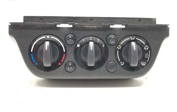 Suzuki Swift I Interior fan control switch 