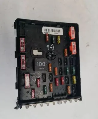 Volkswagen PASSAT B6 Fuse module 3C0937125 63592777
