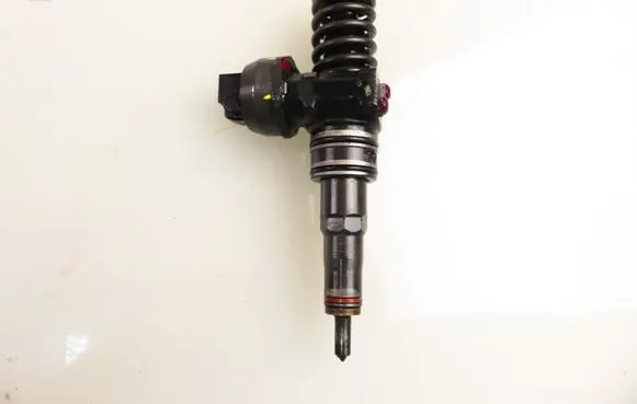 Fuel injector