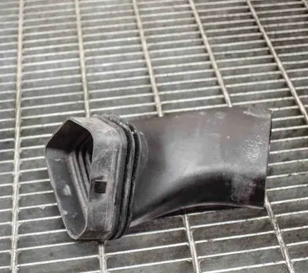 BMW 3 E90 E91 Air intake duct part 7798876