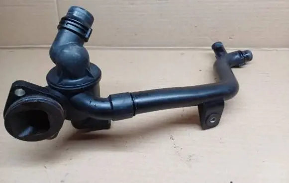 Audi Q5 SQ5 Engine coolant pipe/hose 03L121065K