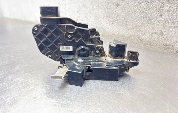 Ford Focus Rear door lock 4M5AA26413 A048069
