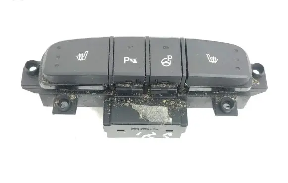 Hyundai Santa Fe Seat heating switch 933102W950