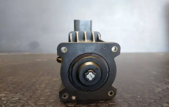 Opel Insignia A EGR valve K5T70977 10130 03505
