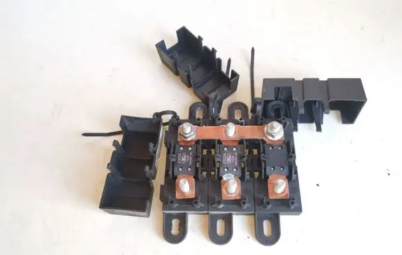 Jaguar XF Fuse 8X2114A005NC F60B14A094AA