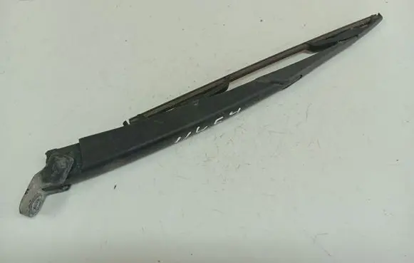 Opel Astra H Rear wiper blade arm