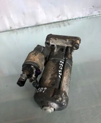 Peugeot Expert Starter motor 9832577880