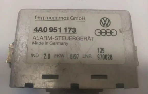 Audi A6 S6 C4 4A Alarm control unit/module 4A0951173 970028