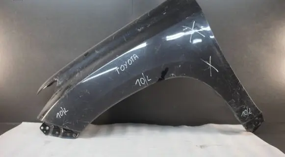 Toyota Land Cruiser (J120) Fender mounting bracket 