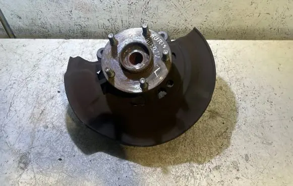 Toyota Auris E180 Front wheel hub