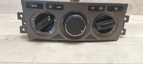 Opel Antara Climate control unit 96873526