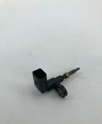 Volkswagen PASSAT B8 Coolant temperature sensor 04e919501b