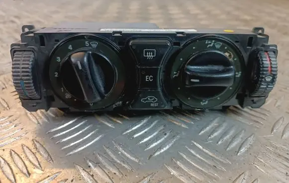 Mercedes-Benz E W210 Climate control unit 2108303185 9140010371