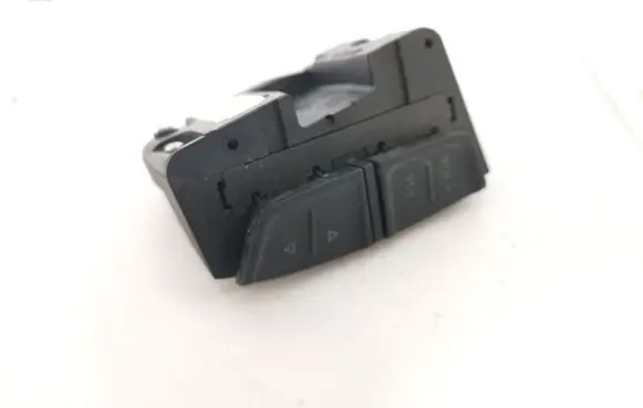 Steering wheel buttons/switches