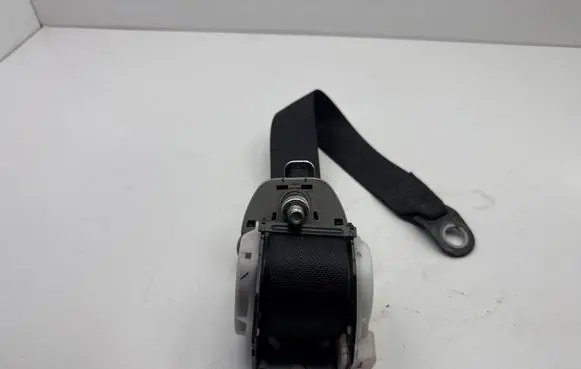 Toyota Prius (XW30) Rear seatbelt C71532 140323