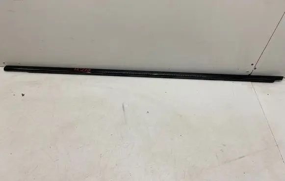 Porsche Cayenne (92A) Front door glass trim molding 7P5837475H