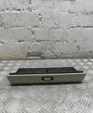BMW 5 GT F07 Glove box 9199118 09032011 502366